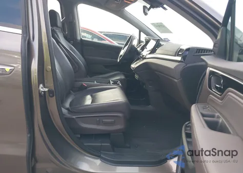 2018 Honda Odyssey Elite z USA, uszkodzony, nr VIN 5FNRL6H99JB032548
